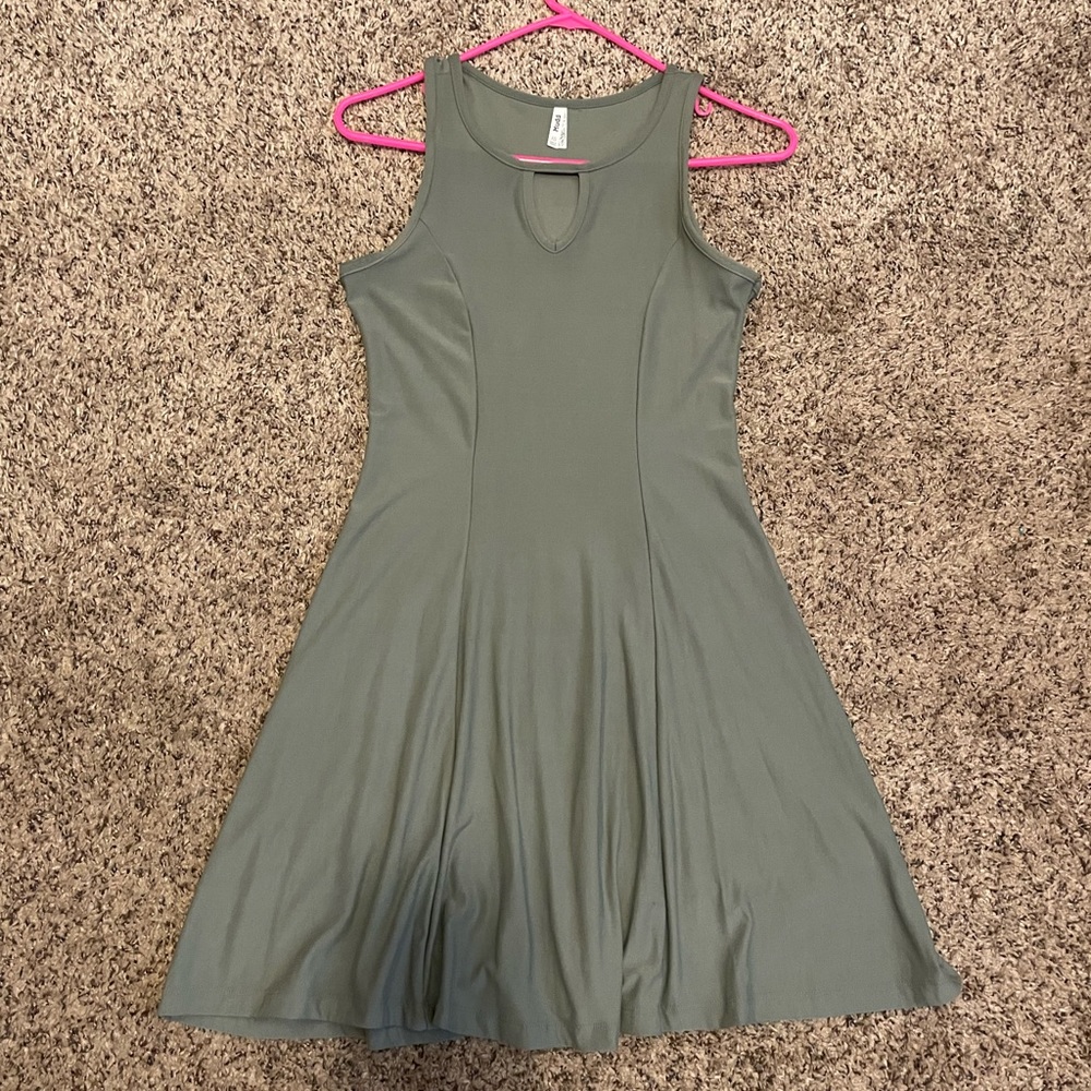 Super cute sage green Mudd dress